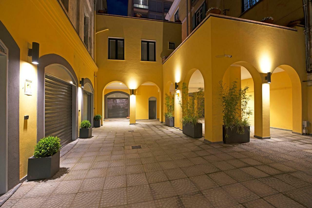 Le Terrazze Sul Cortile Daire Salerno Dış mekan fotoğraf