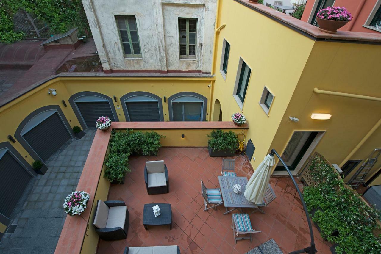 Le Terrazze Sul Cortile Daire Salerno Dış mekan fotoğraf