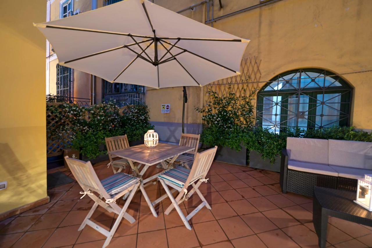 Le Terrazze Sul Cortile Daire Salerno Dış mekan fotoğraf